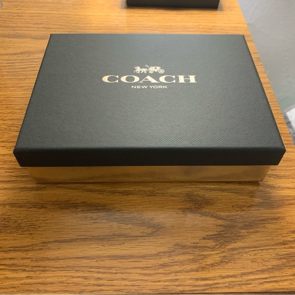 Coach Corner Zip Wristlet Wine Glitter Signature Leather - Picture 11 of 12